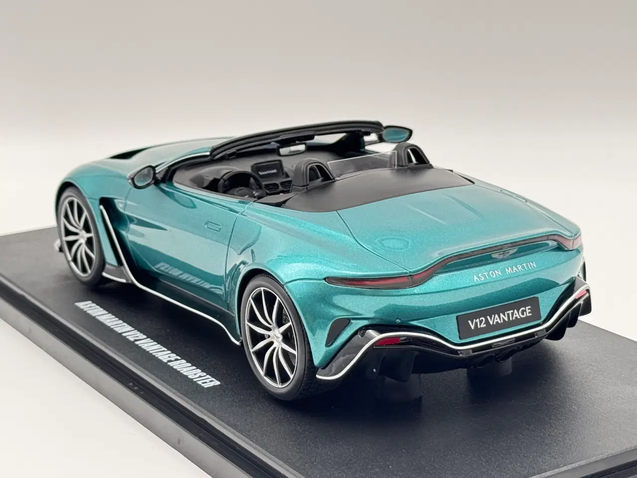 Billede 3 - 2022 Aston Martin V12 Vantage Roadster - 1:18