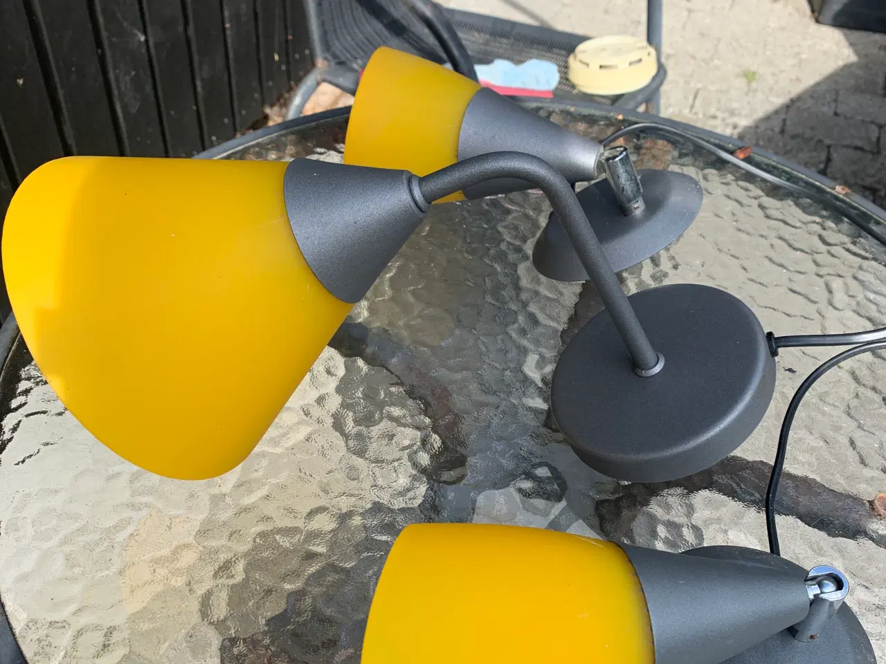 Billede 2 - Lamper i børstet stål og gult glas