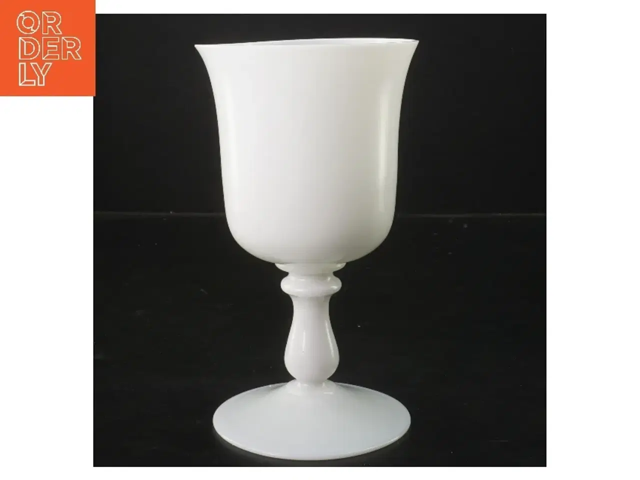 Billede 1 - Elegant hvid vase (str. Ø 10,5 cm længde 18 cm)