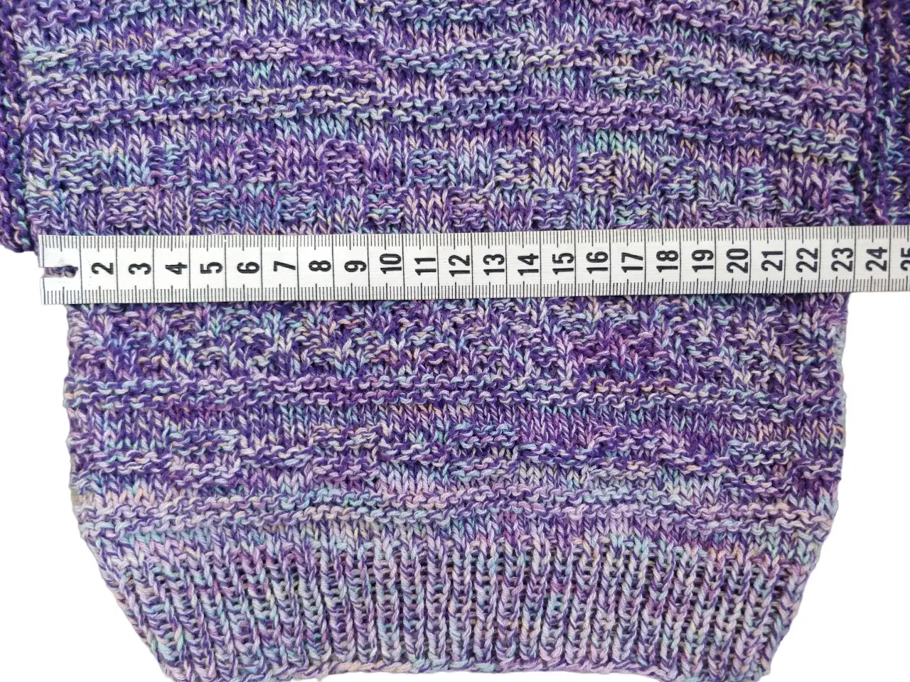 Billede 8 - håndlavede lilla baby sweater, str. 56