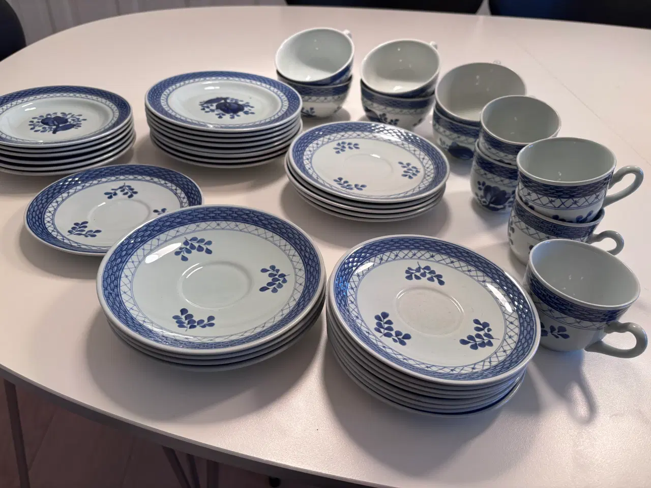 Billede 1 - Tranquebar mange dele kaffe, the, spise service