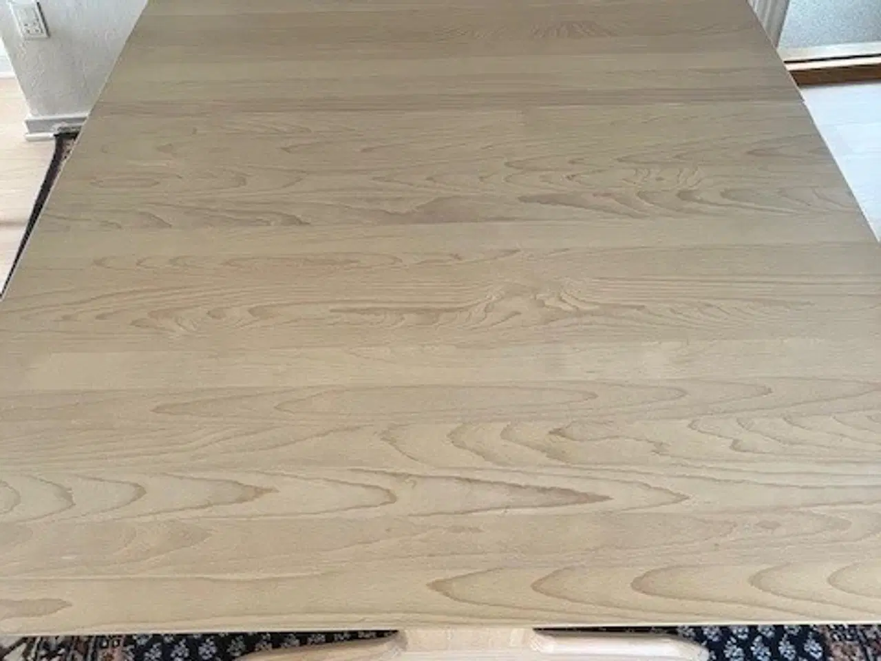 Billede 2 - Spisebord i massiv bøg med 2 tillægsplader (finer)