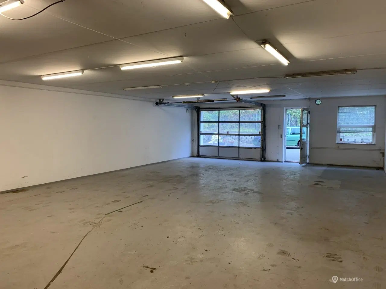 Billede 9 - Lager/showroom tæt på motorvej og offentlig transport