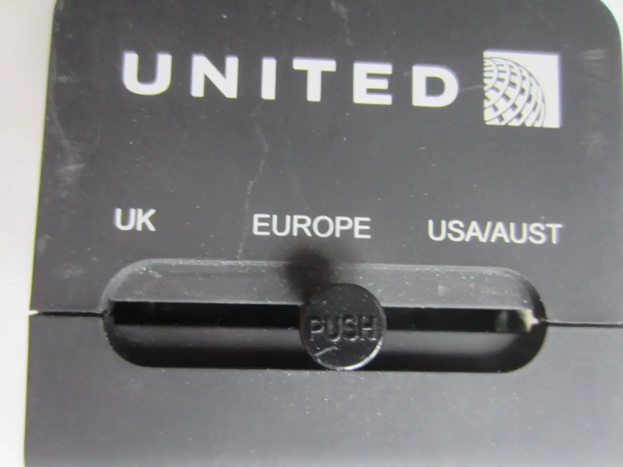 Billede 1 - UNITED rejseadapter med USB lader
