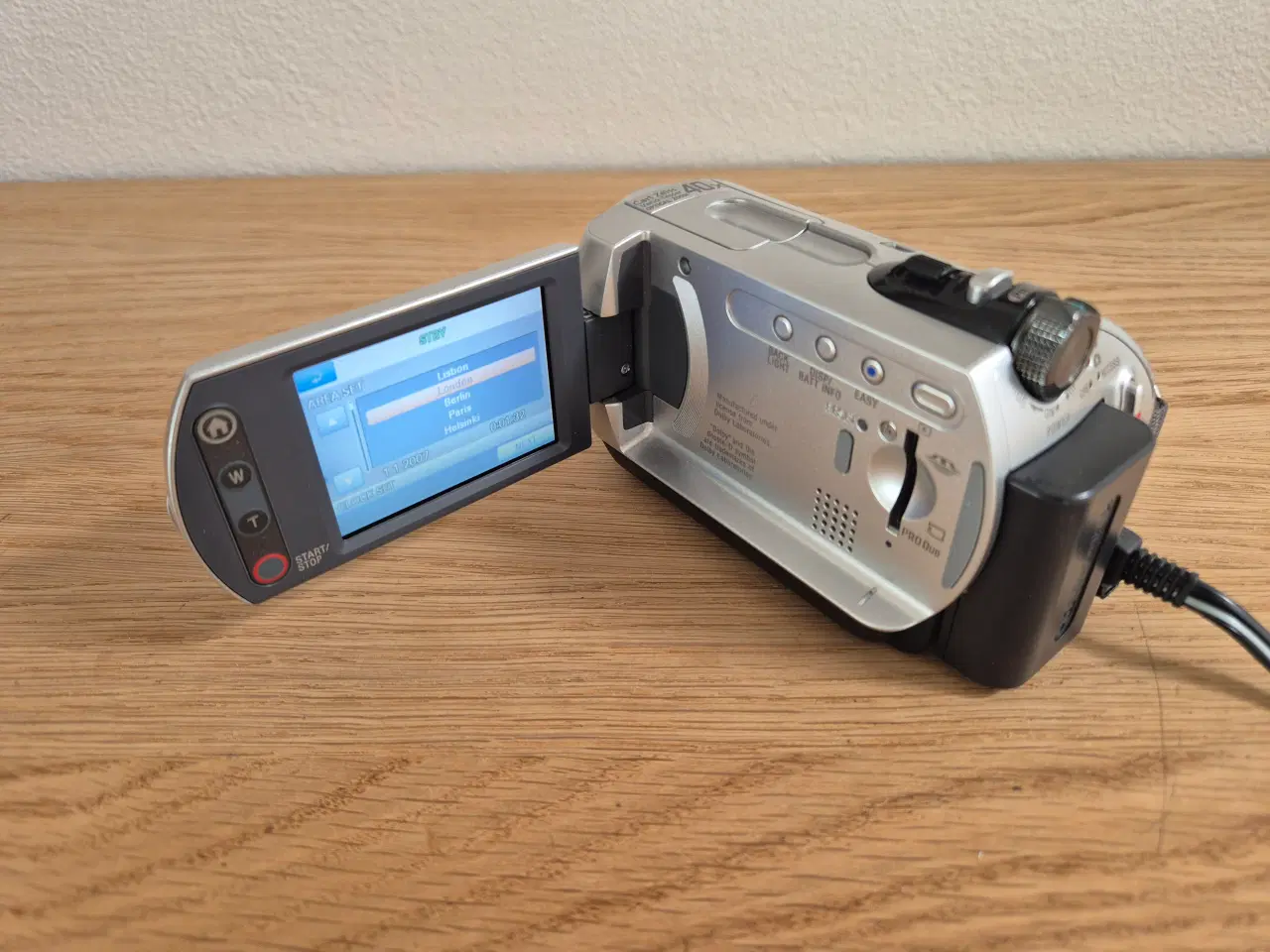 Billede 4 - Sony DCR-SR32 Camrecorder med taske, lader