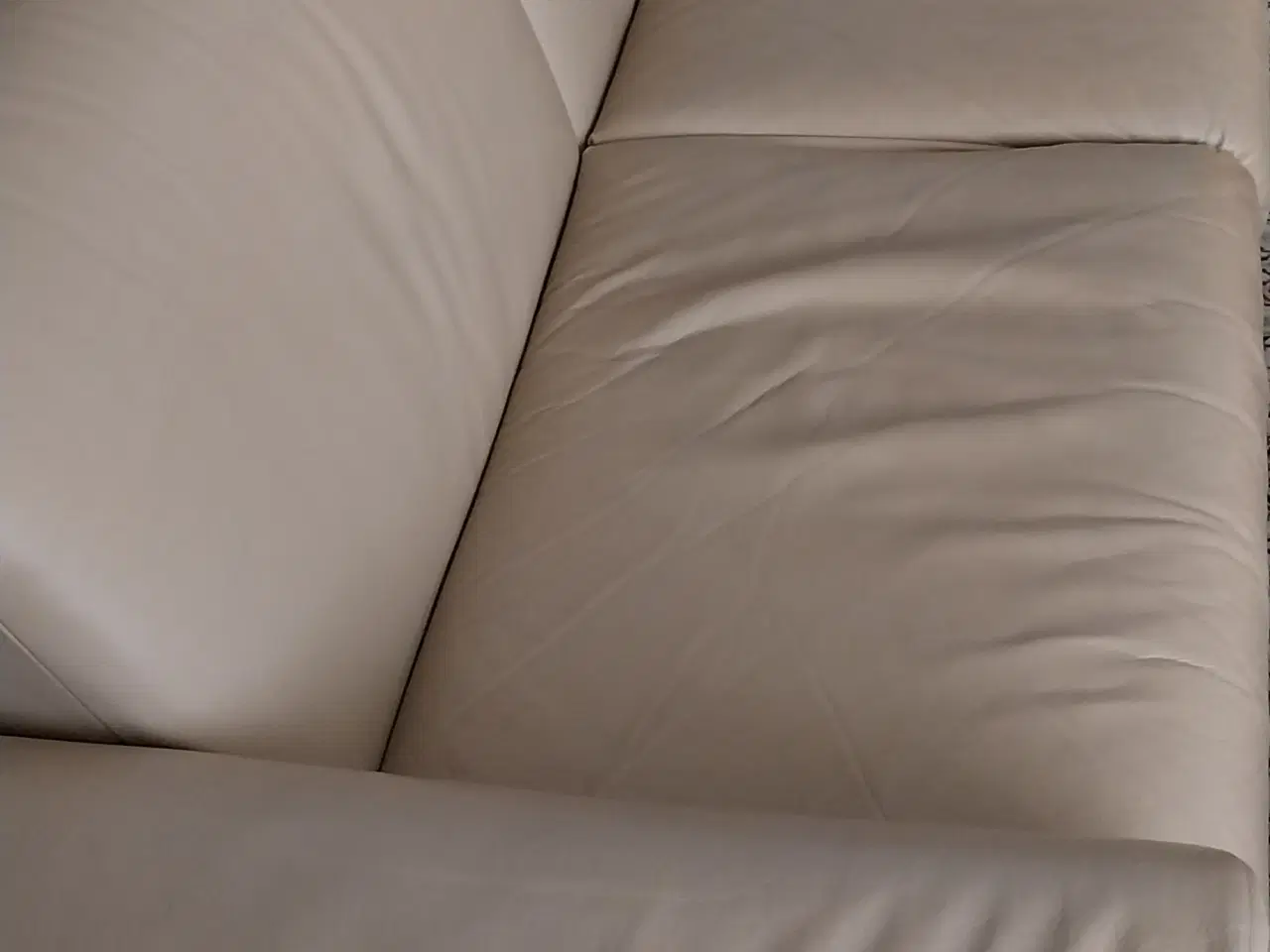 Billede 2 - Sofa  2+3 + stol  pæn stand