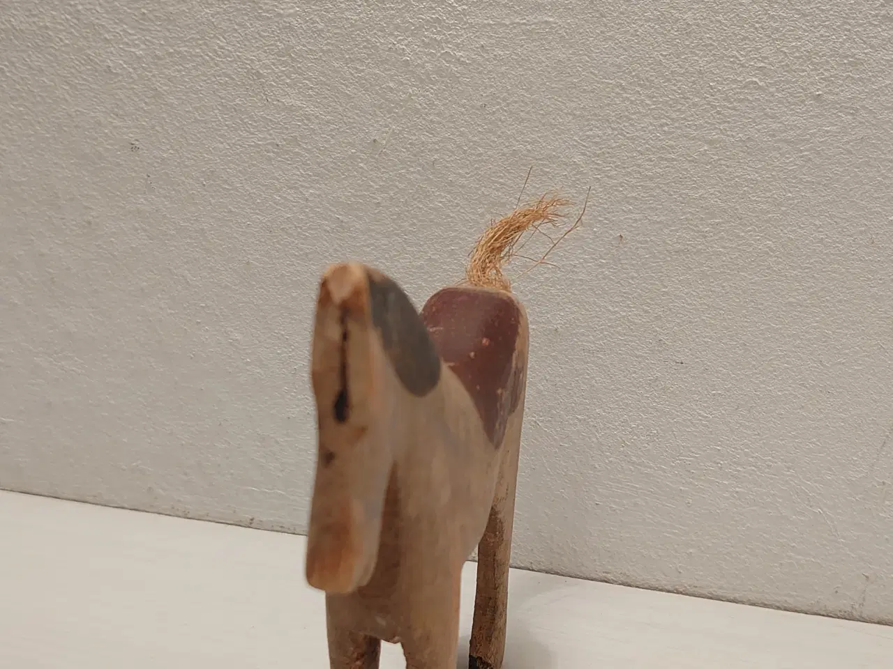 Billede 3 - Fængselslegetøj: Træ hest, L 12 og H 12.5cm.