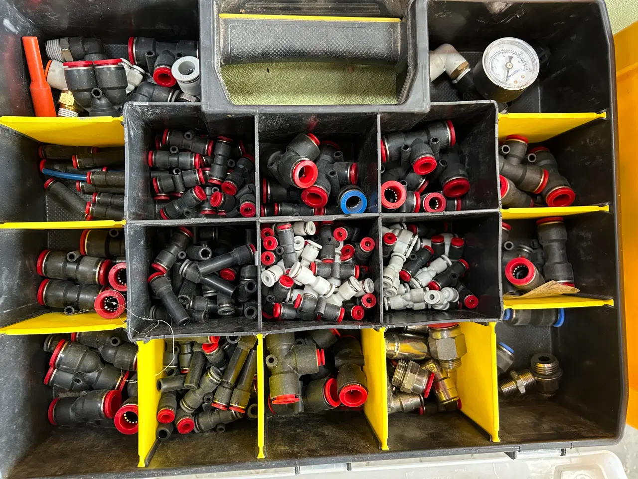Billede 9 - Pneumatik komponenter, bl.a. ventil, cylinder, osv