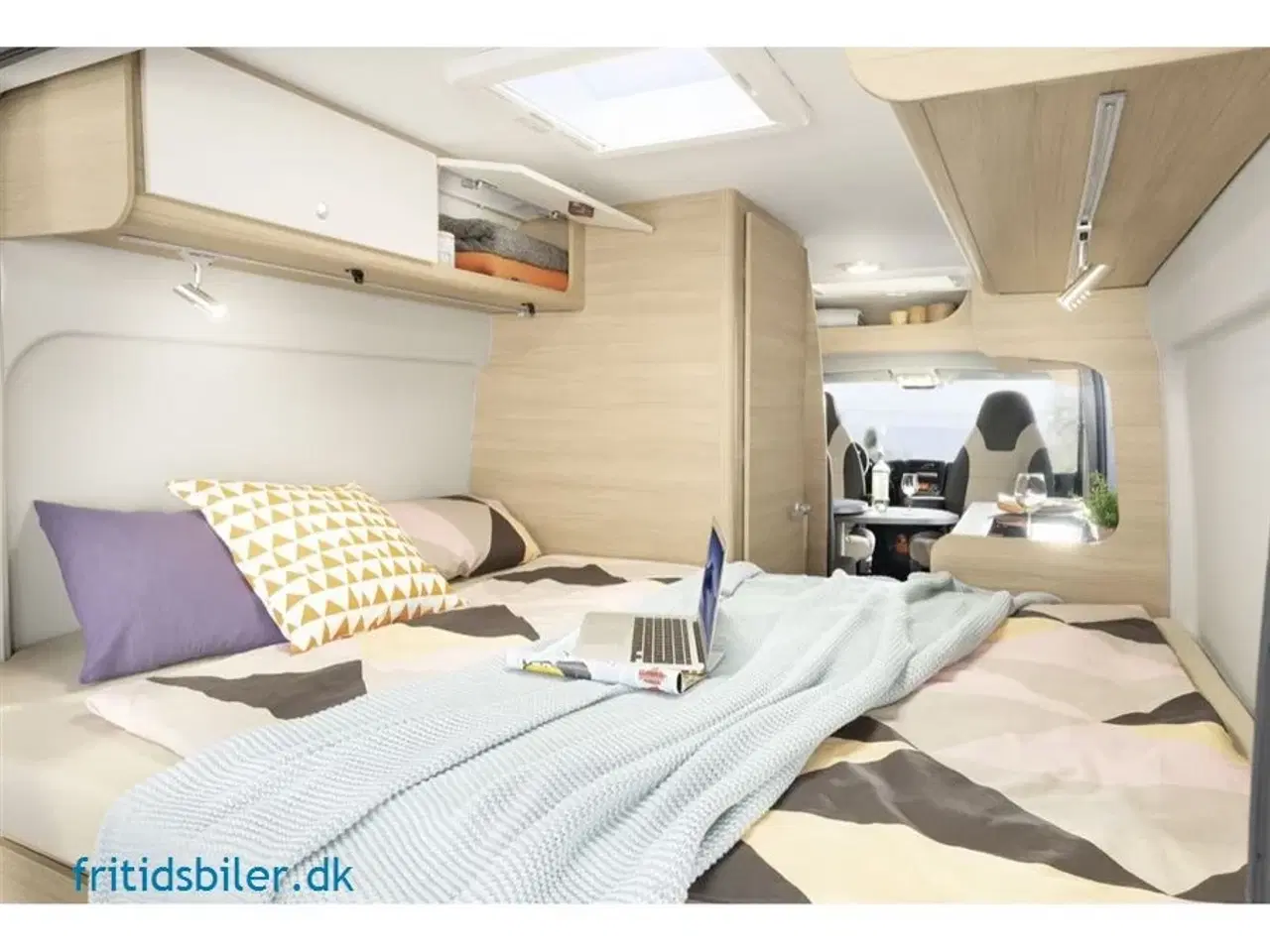 Billede 3 - 2024 - RoadCar R 540 120 Hk   Fritidsbil under 6 meter med tværstillet dobbeltseng bygget på Citroen