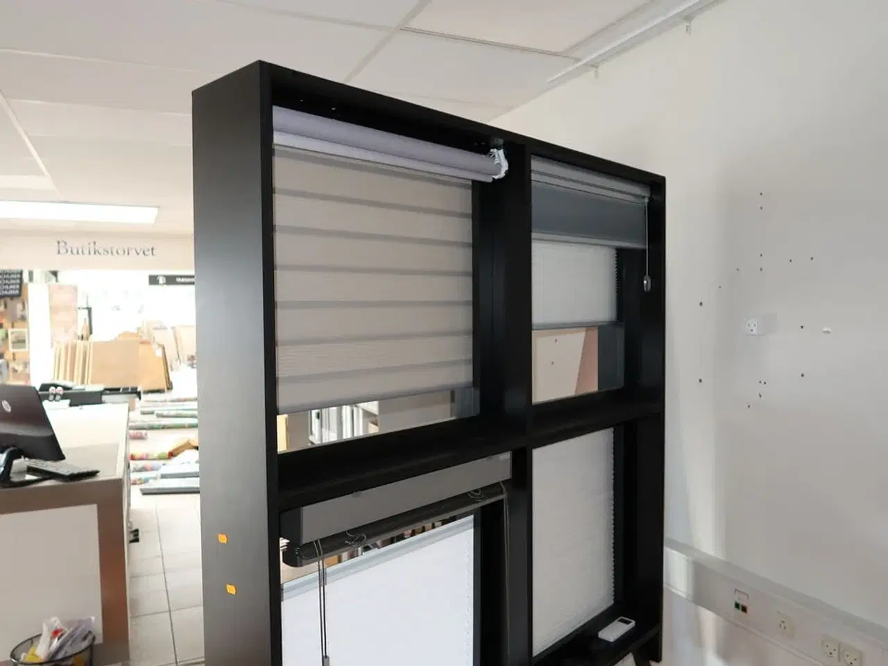 Billede 3 - Stativ med div. Markiser m.m.