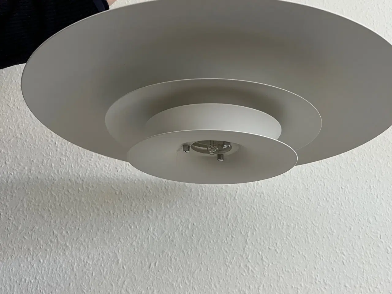 Billede 1 - Flot hvid spisebordslampe