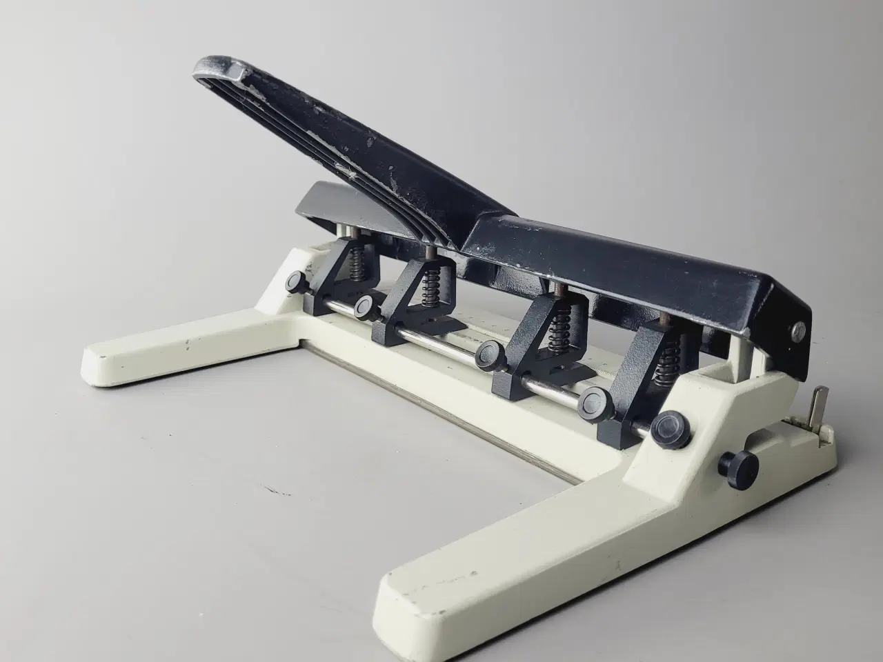 Billede 6 - ⭐️· Kraftig LEITZ 4-Huls Hulmaskine - 5114 Akto