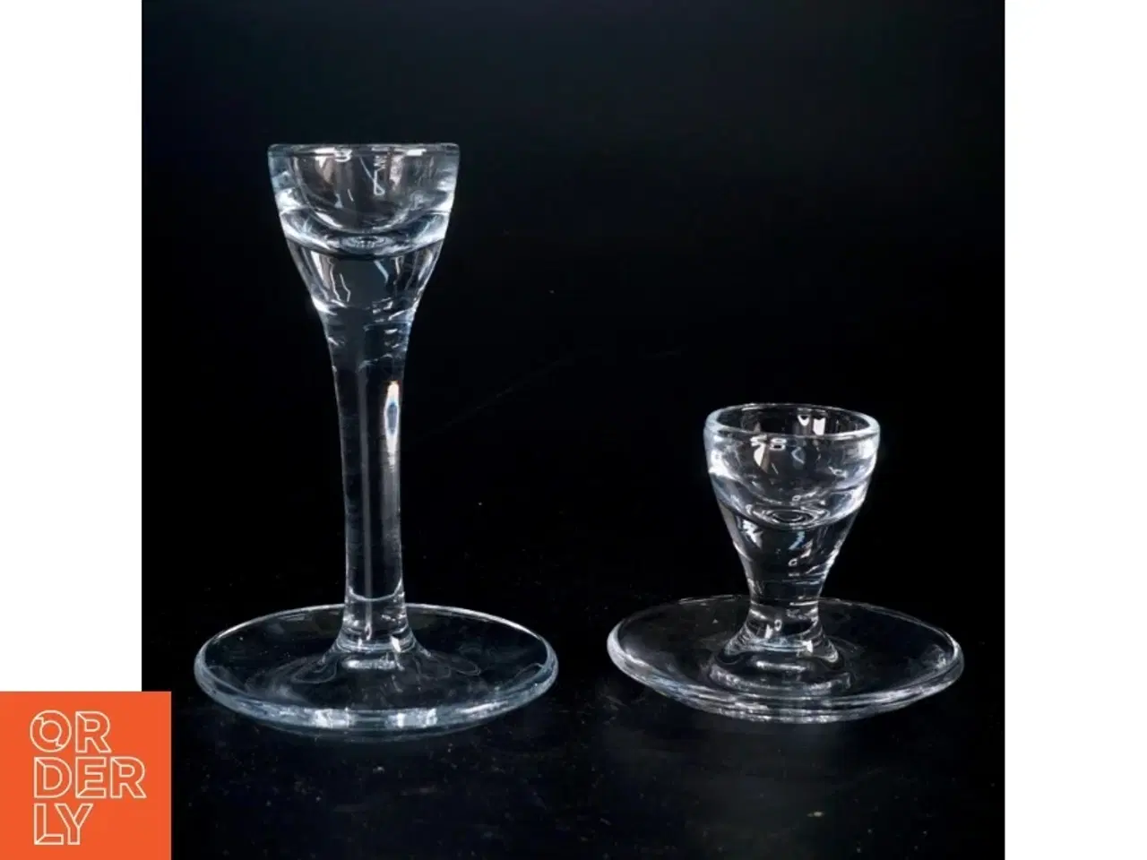 Billede 1 - Lysestager af glas (str. 16 x 10 cm og 8 x 10 cm)