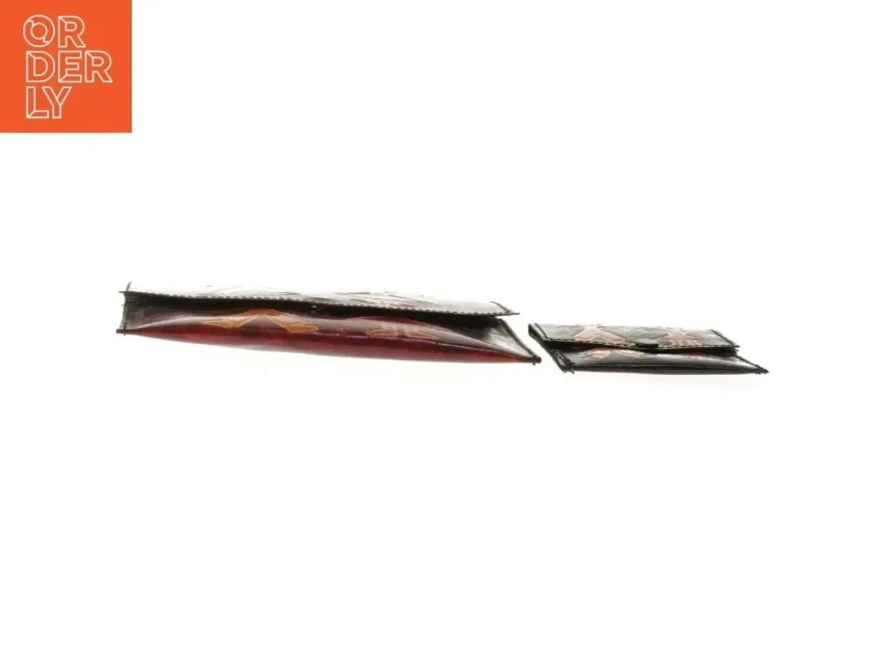 Billede 7 - Læderpunge med dekorative figurer (str. 9 x 8,5 cm. 19,5 x 12 cm)