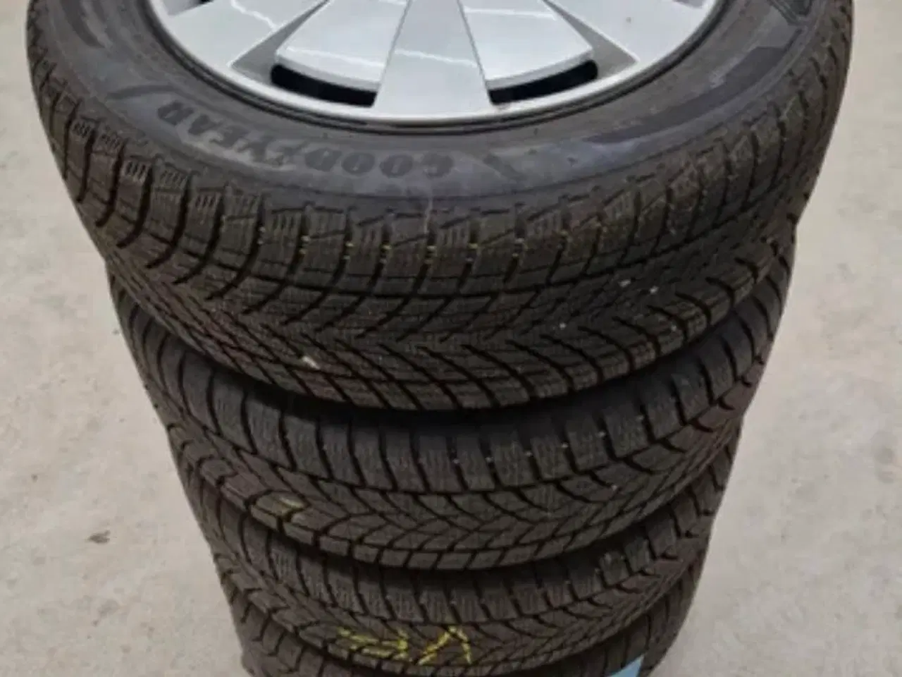 Billede 1 - Vinterhjul Audi A3, stålfælge og Audi-hjulkapsler