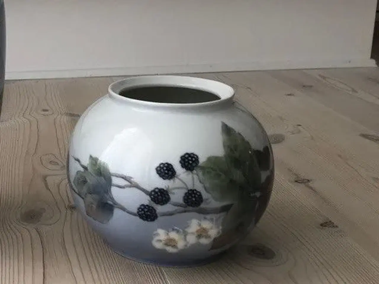 Billede 1 - Vase med brombær