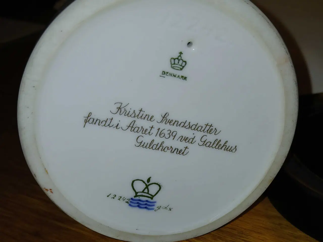 Billede 1 - Pigen med guldhornene