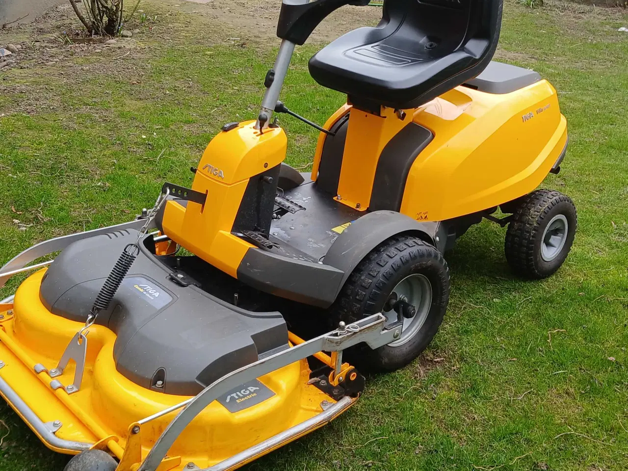 Billede 1 -  Havetraktor    Stiga villa 16 hst 