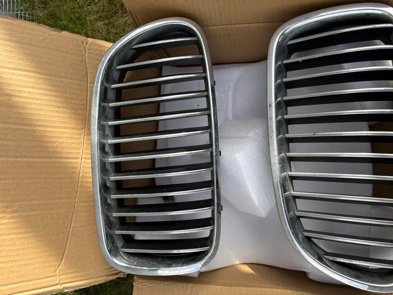 Billede 1 - BMW f-11 original frontgitter 