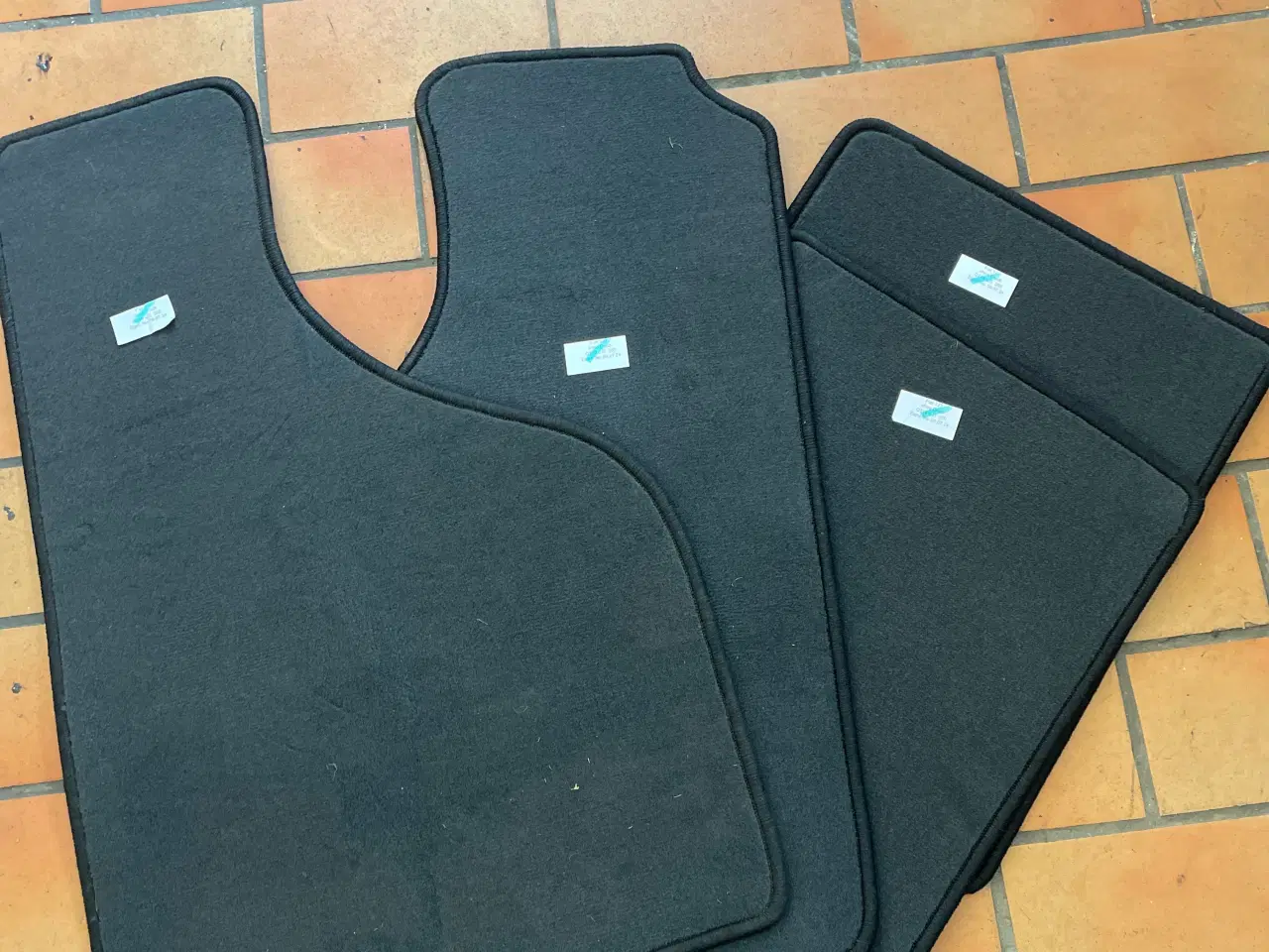 Billede 1 - 1sæt sorte velour måtter til Fiat 127 mk 2