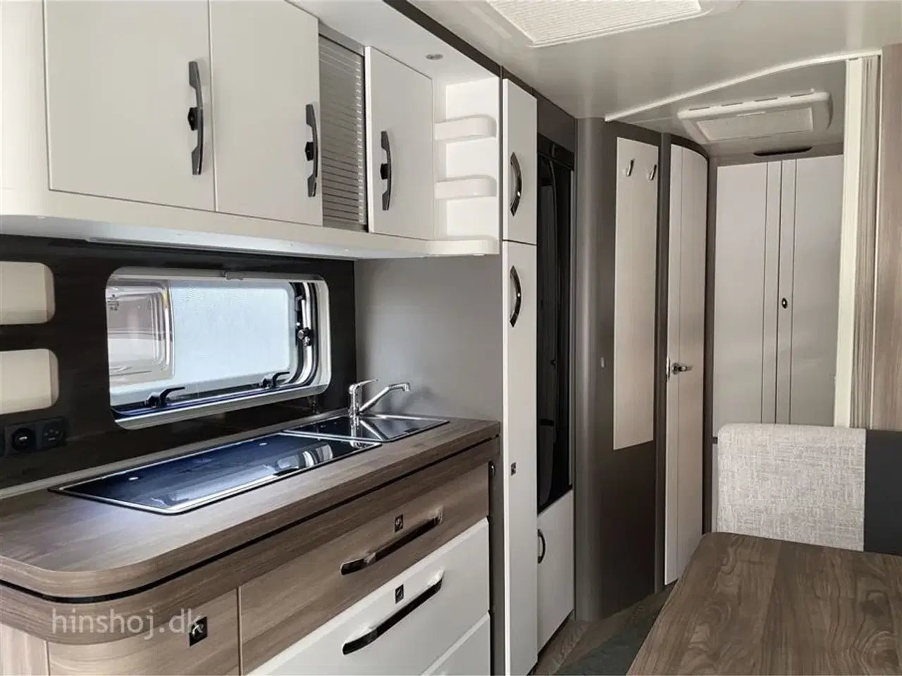 Billede 4 - 2023 - Hobby Excellent Edition 545 KMF   Lækker famillie vogn med  køjevogn med dobbeltseng fra Hinshøj Caravan