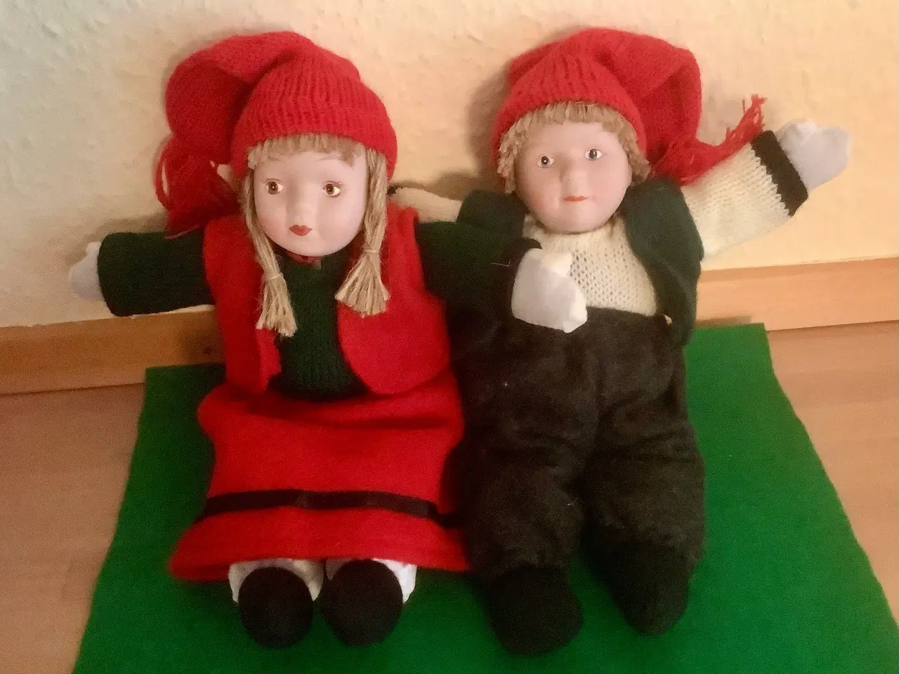 Billede 1 - Nisse pige og dreng.