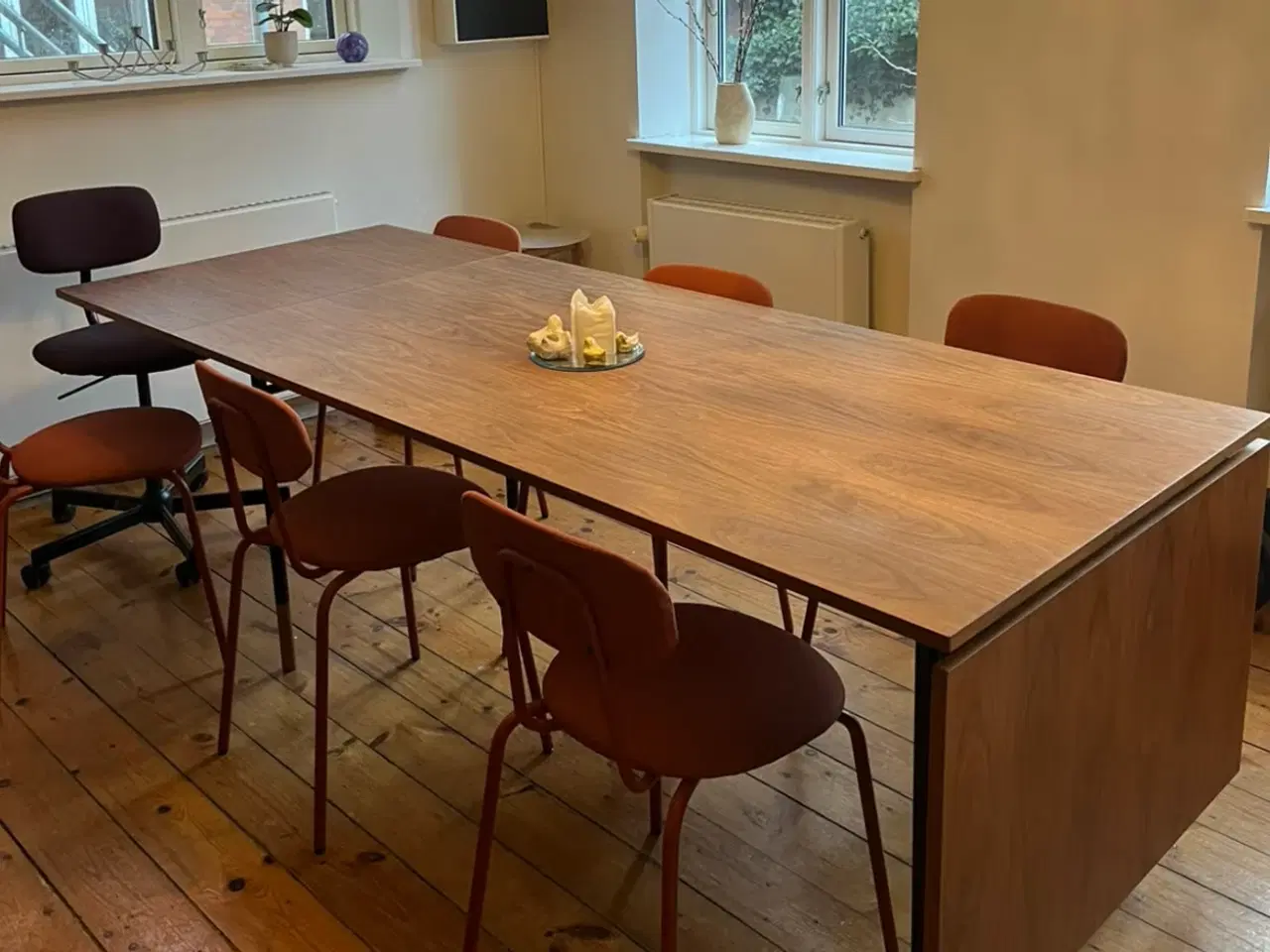 Billede 2 - Finn Juhl Nyhavns Bord i Valnød – Klassisk Design 