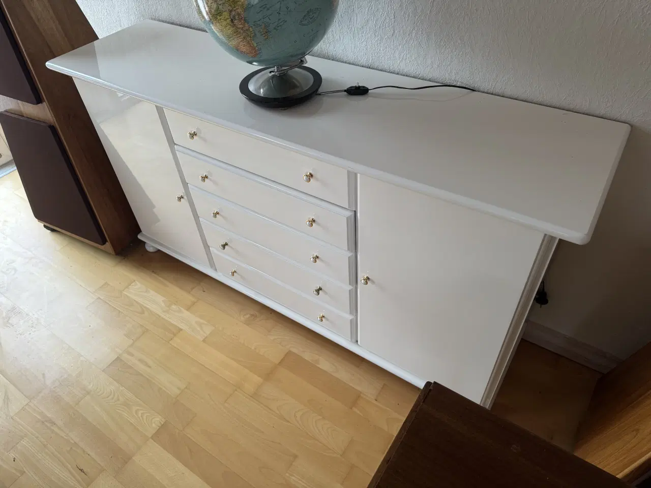 Billede 2 - Skænk i højglans hvid