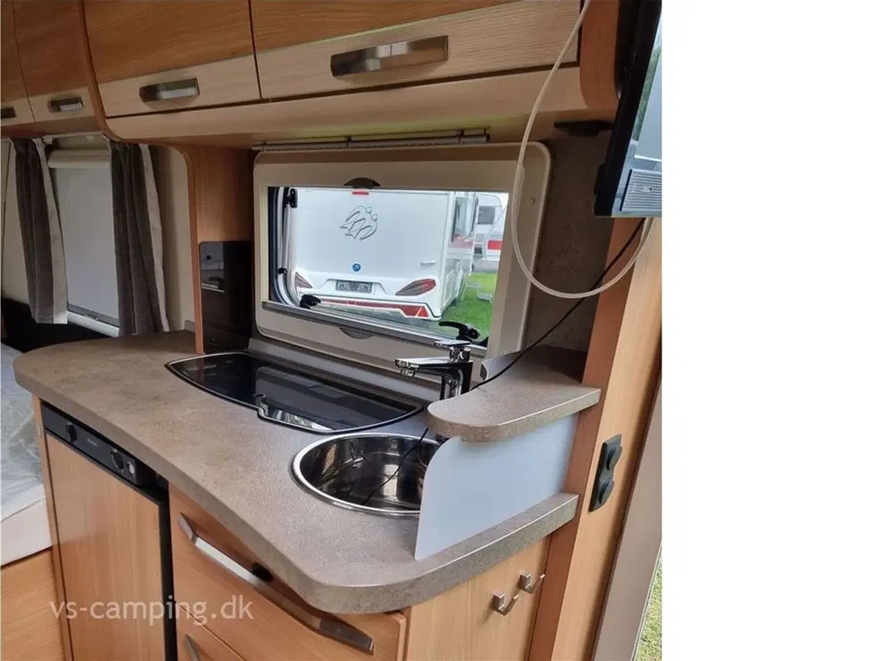 Billede 4 - 2016 - Knaus Südwind 460 EU   CAMPINGVOGN MED ENKELTSENGE MED LAMELUDTRÆK