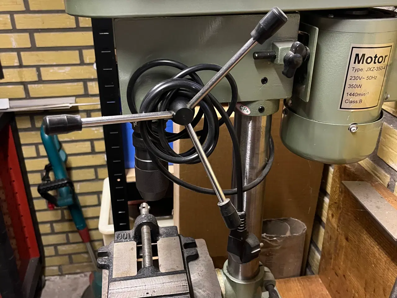 Billede 1 - Bænkboremaskine m.skruestik