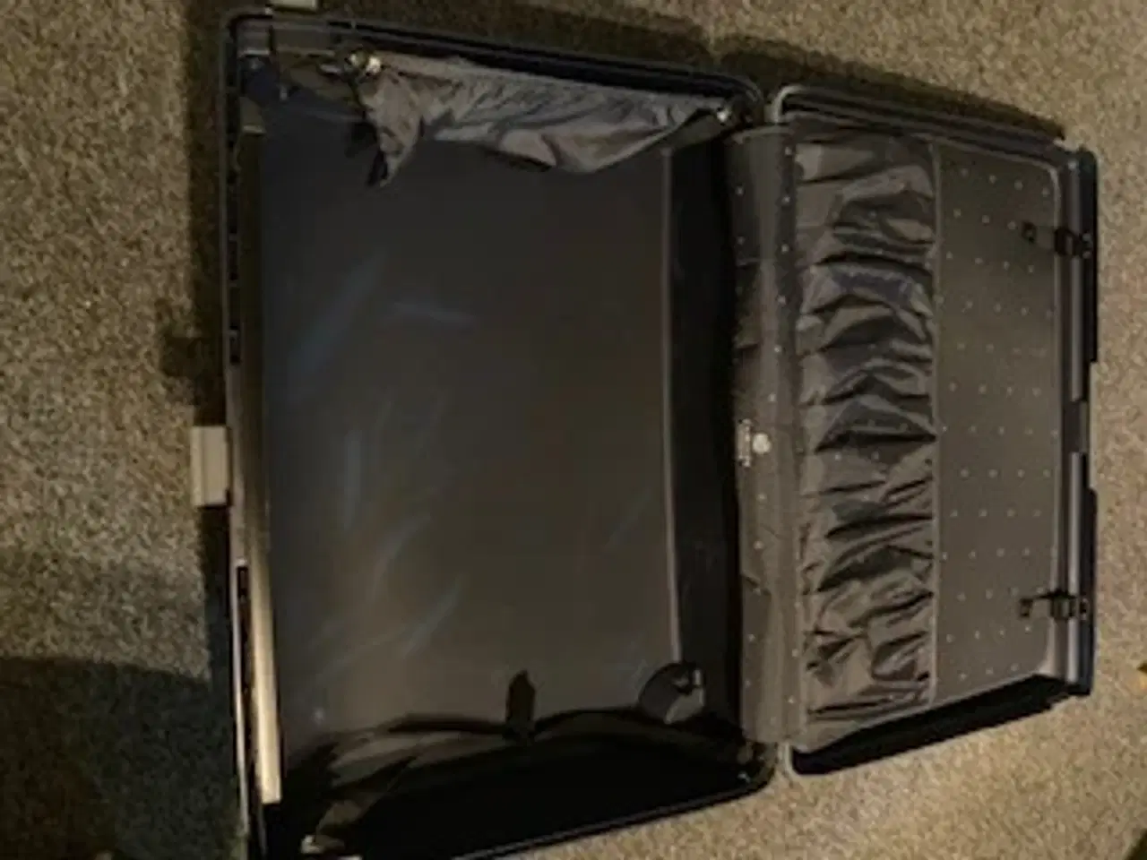 Billede 3 - Samsonite og Carlton Rejsekufferter sælges