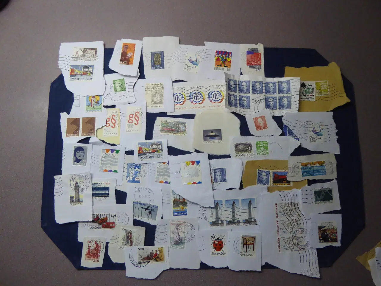 Billede 17 - Danske og udenlandske frimærker fra 1990'erne