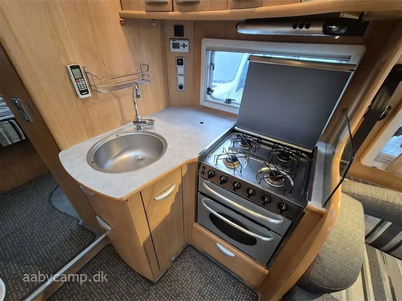 Billede 14 - 2009 - Bavaria   solceller. batteri. markise. Alde centralvarme. Anhængertræk. A/C. Queensbed. Partikelfilter. hydrauliske støtteben.   SÆLGES KUN TIL CVR !!!