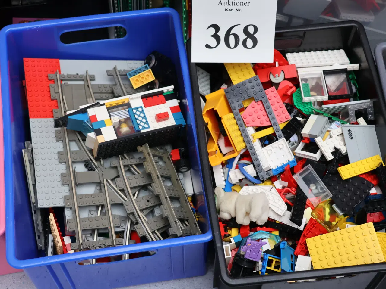 Billede 8 - Masser af LEGO og 5 tomme kasser/æsker.