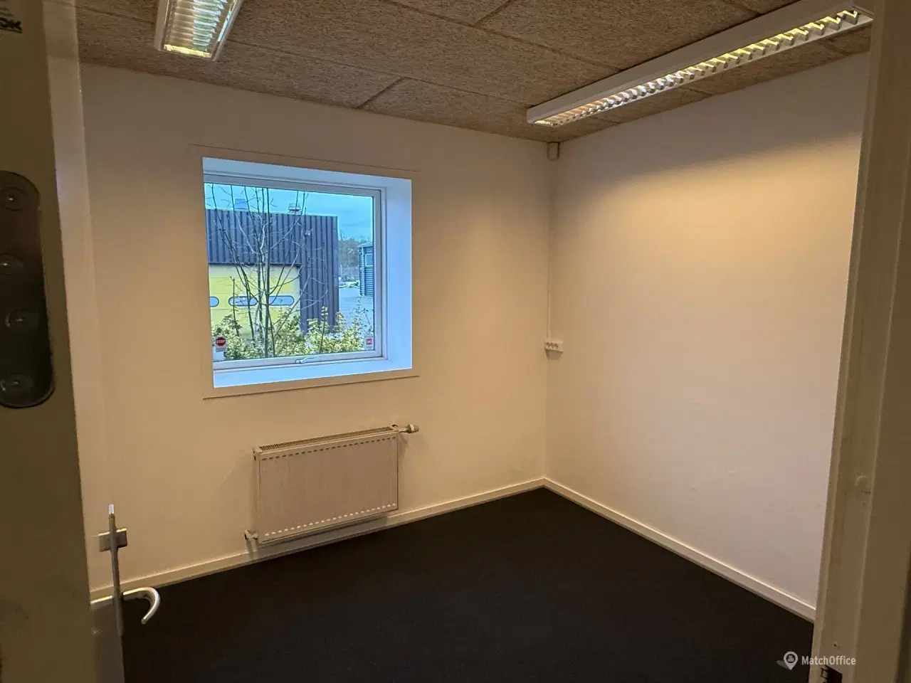 Billede 6 - Lager med port