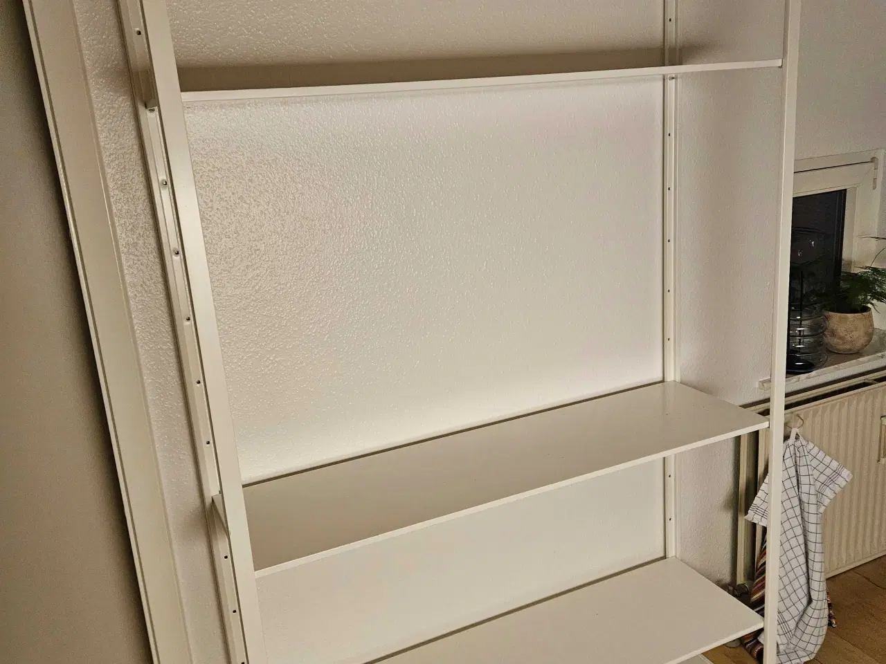 Billede 2 - Hvid metal Reol - Ikea 