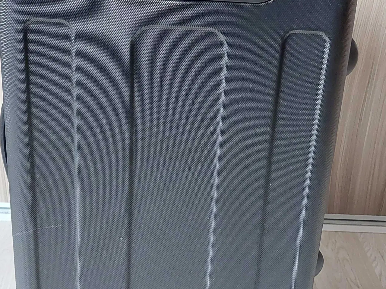 Billede 3 - Kvalitets kuffert I fedt design