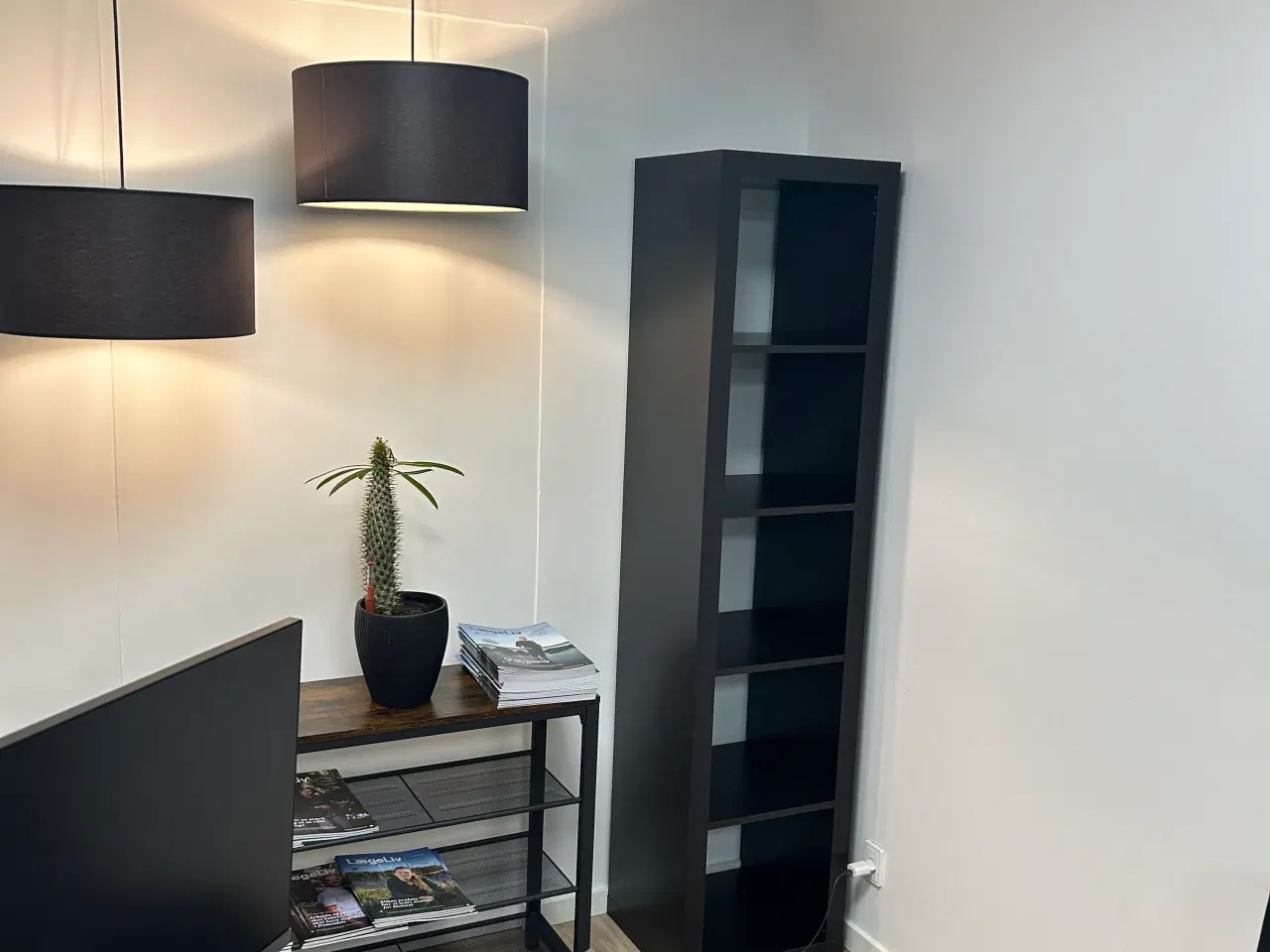 Billede 1 - Reol fra IKEA Sort