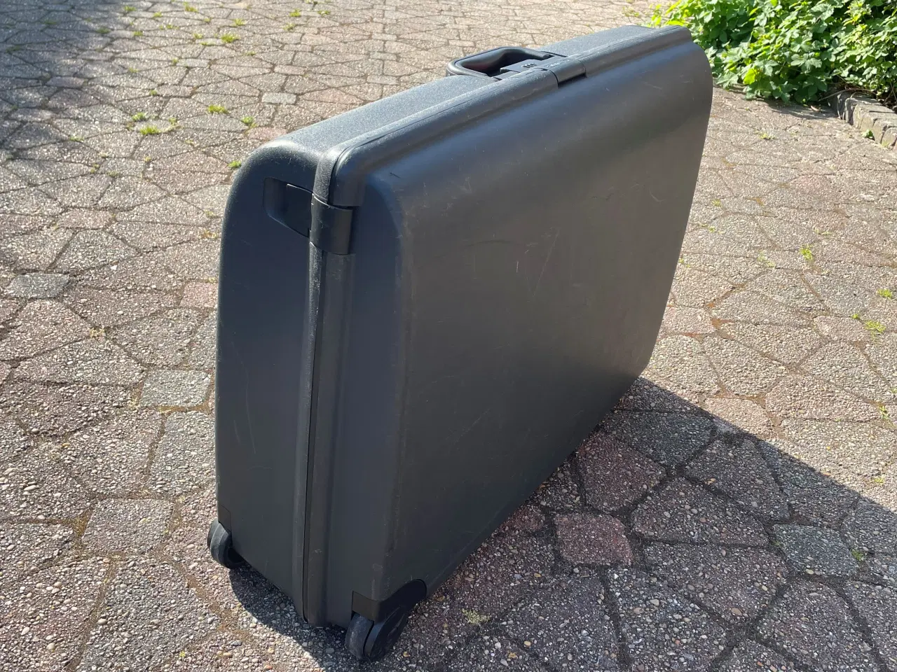 Billede 2 - Kuffert-Samsonite hardcase på hjul og med kodelås