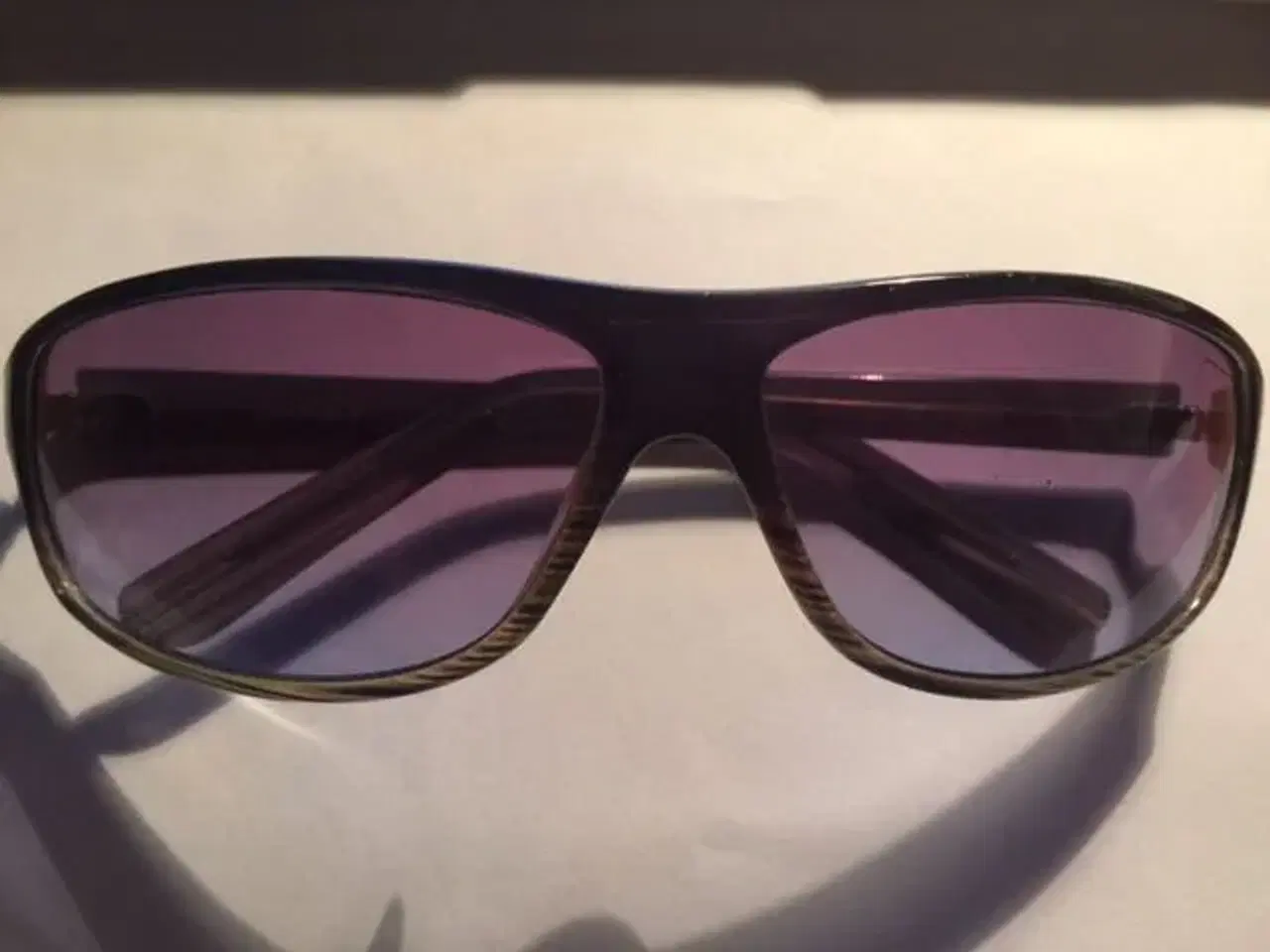 Billede 1 - Solbriller fra MS&F med case box
