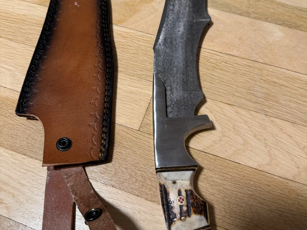 Billede 5 - En del knive til salg. Lækre jagtknive