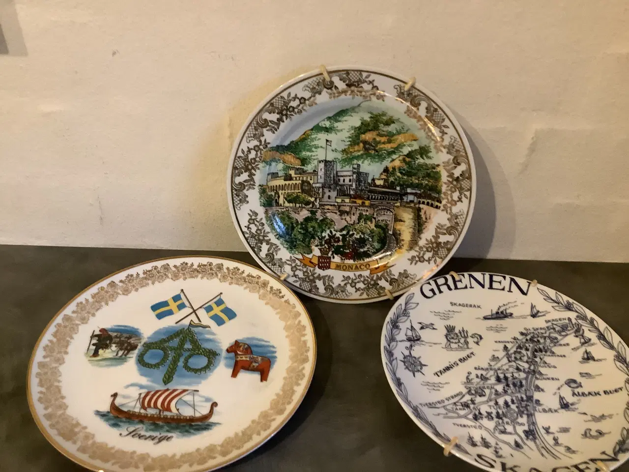 Billede 2 - Suvinirs platter fra flere lande
