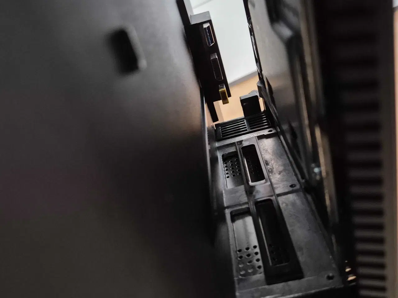 Billede 8 - Lenovo ThinkCentre Tiny-In-One 24" G5