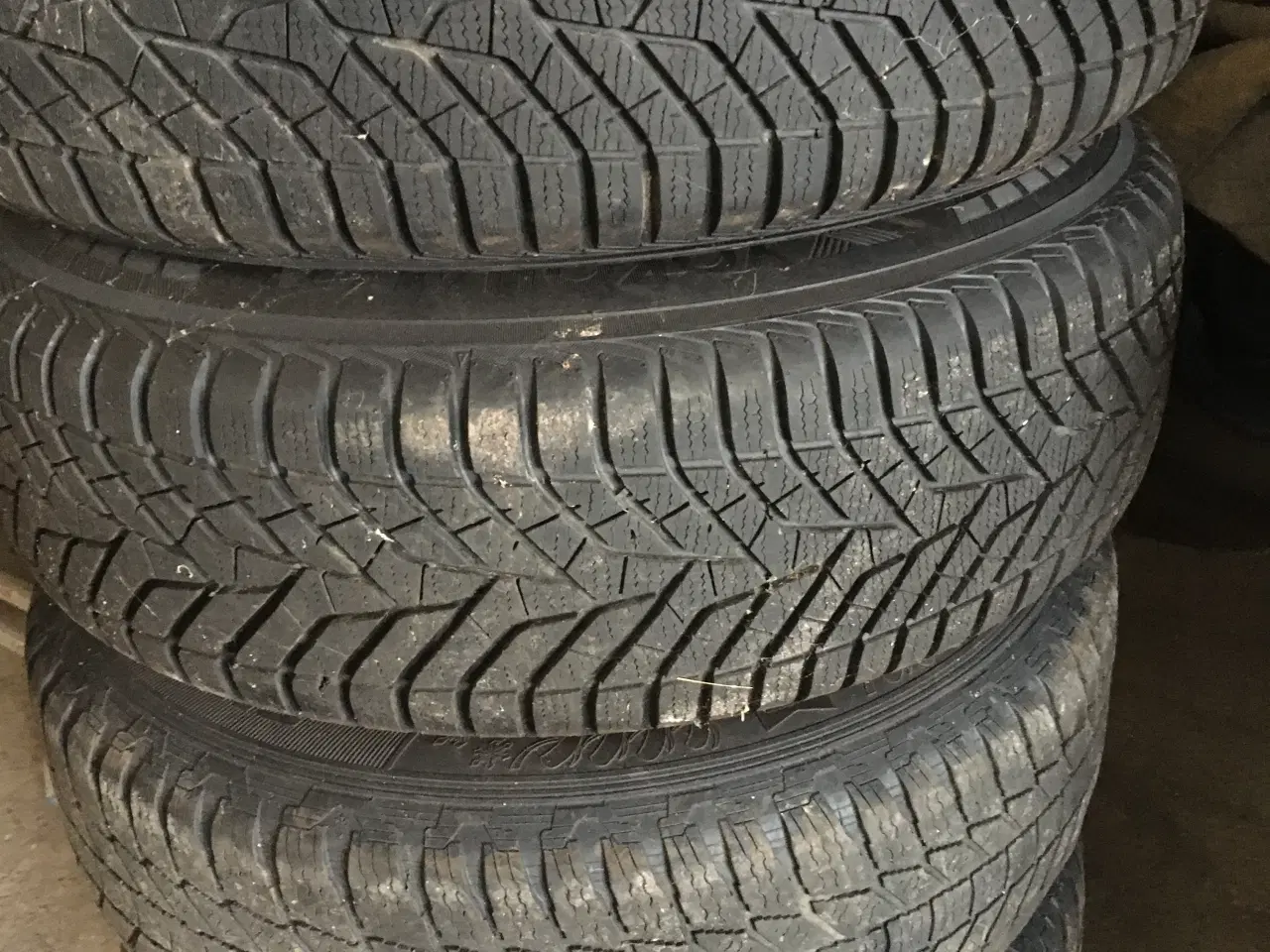 Billede 1 - Vinter dæk på fælge, 225/70 R 16" har kørt på Rav4