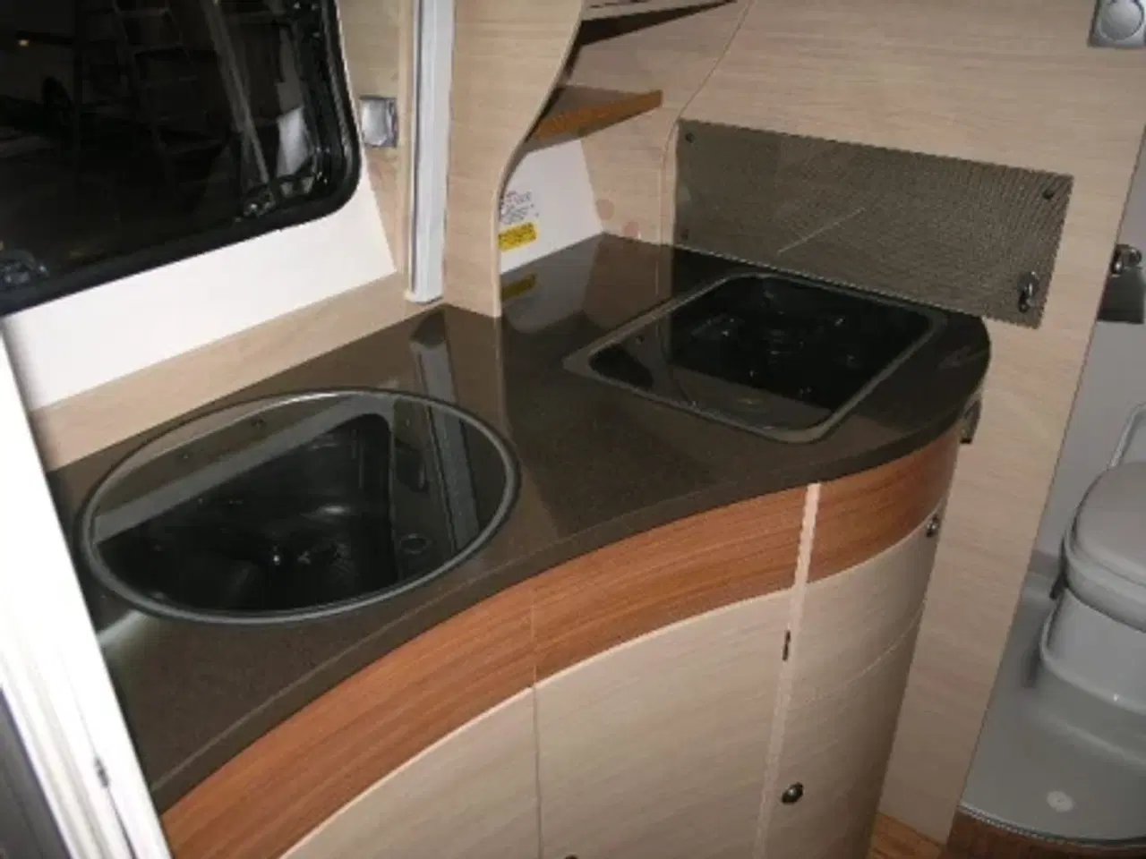 Billede 4 - Adria Action 361 PT