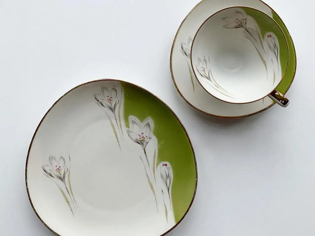 Billede 1 - Triosæt, stor kop m underkop og kagetallerken, grøn m krokus