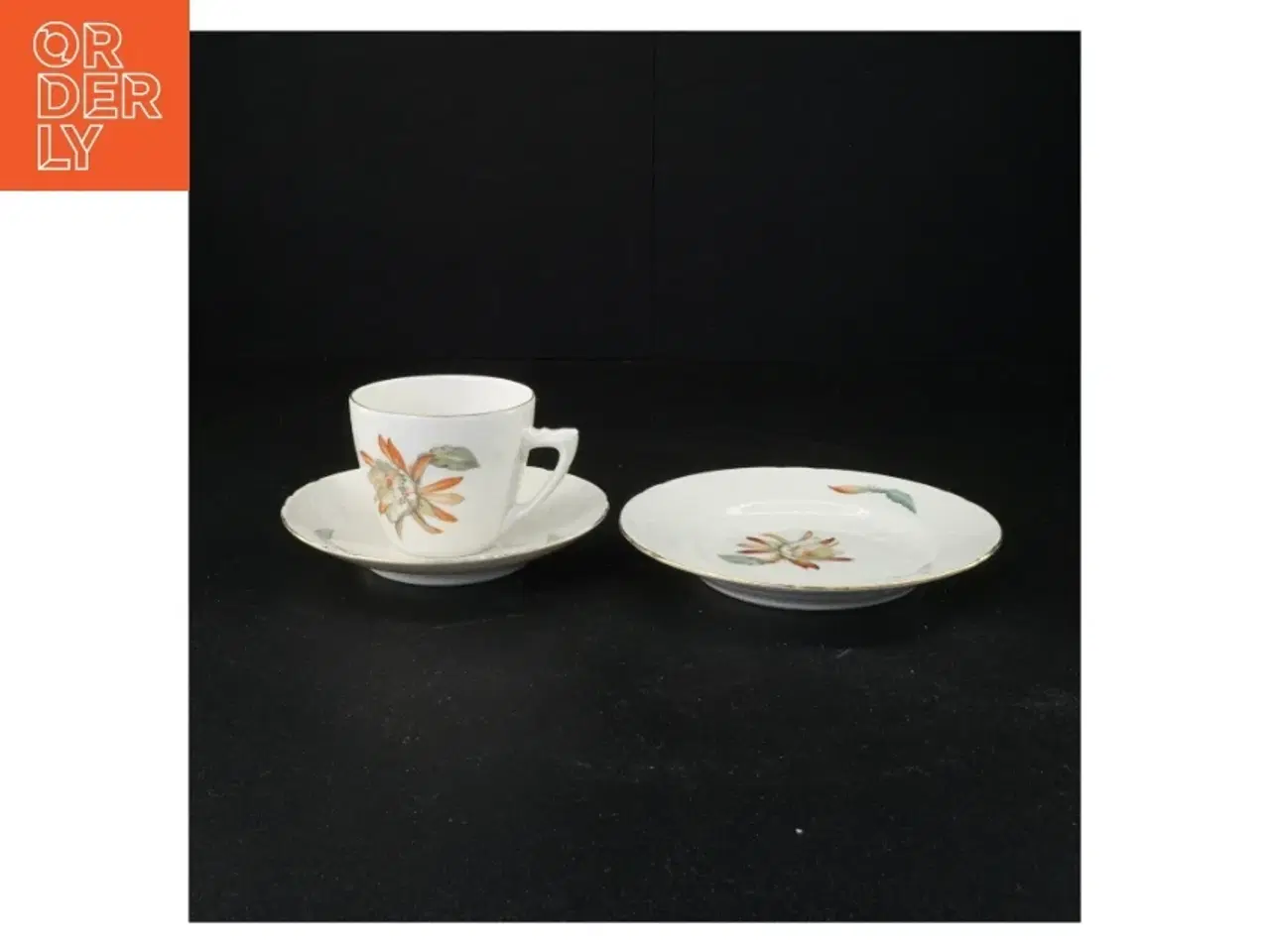 Billede 1 - Porcelæn tesæt fra Bing Og Grøndal (str. 15 x 9 cm)