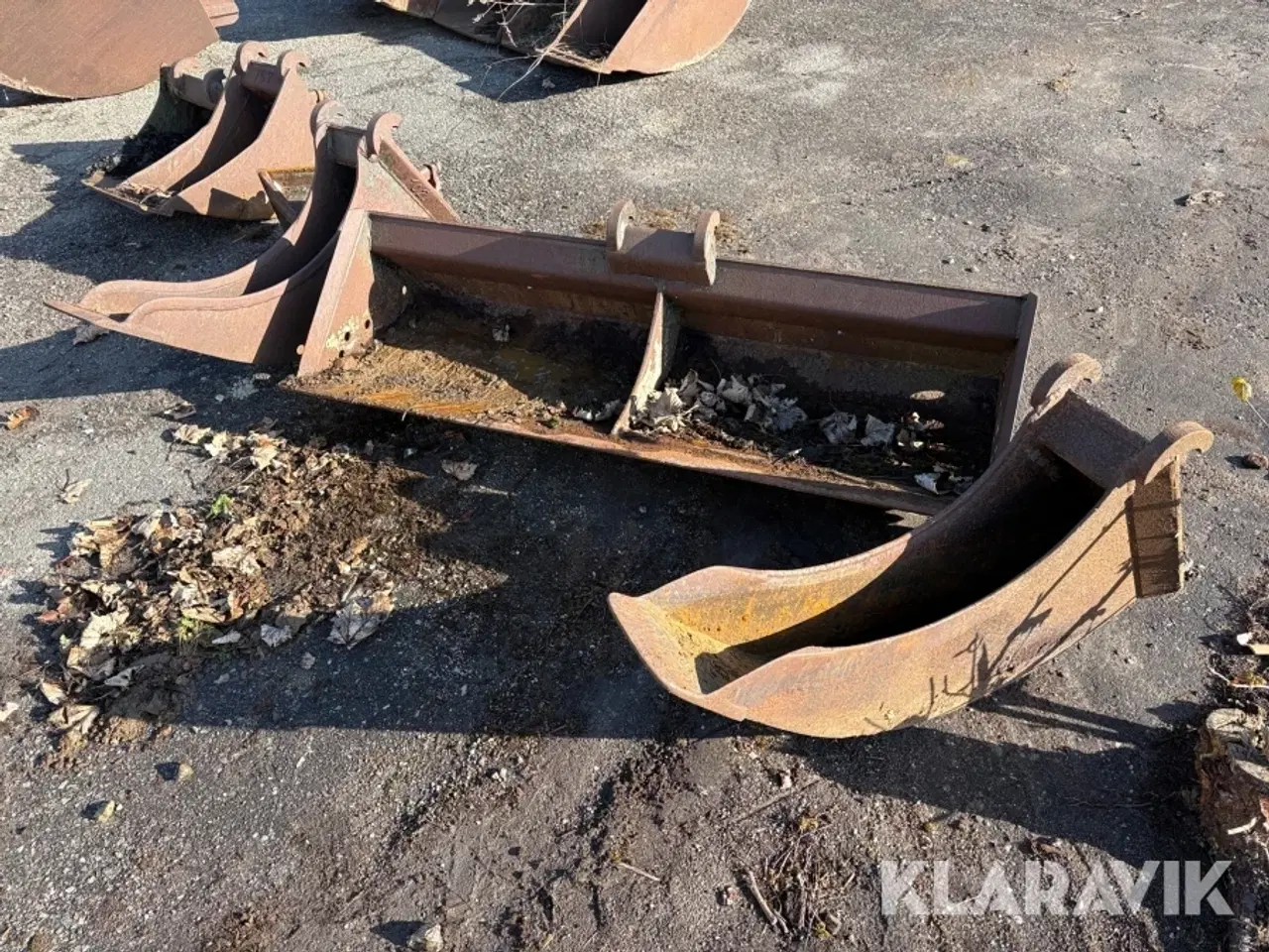 Billede 1 - Skovle 5 styk og asfalthjul Beco