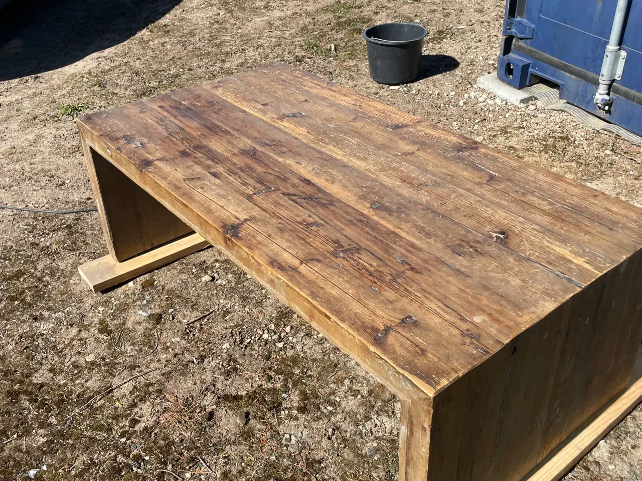 Billede 2 - Rustikt og råt sofabord fra “Recycled Wood “