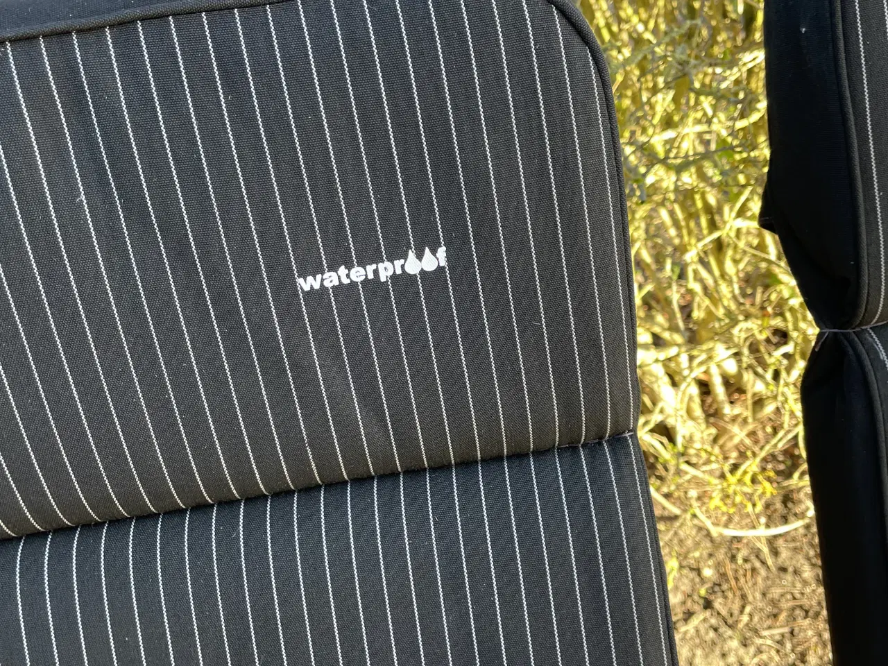 Billede 1 - Vedligeholdesfri havebord m stole